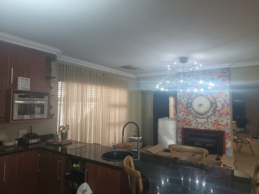 4 Bedroom Property for Sale in Roylglen Gardens Northern Cape